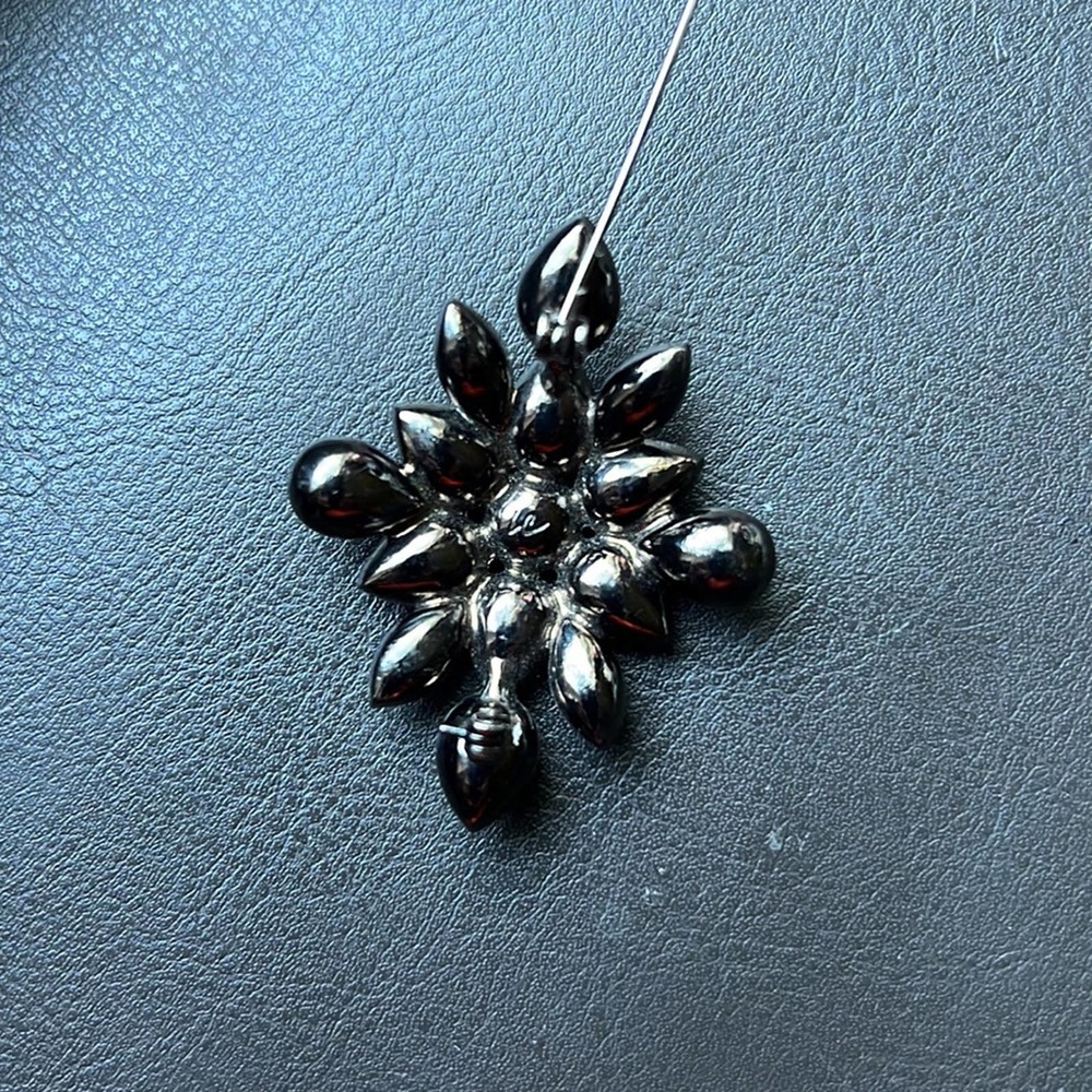 Liz Claiborne | Vintage Rhinestone Brooch - Picture 3 of 5